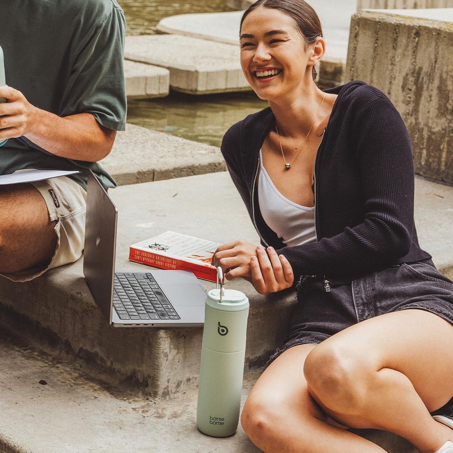 700ml Stainless Steel Water Bottle – Insulated, BPA-Free, with Straw Lid