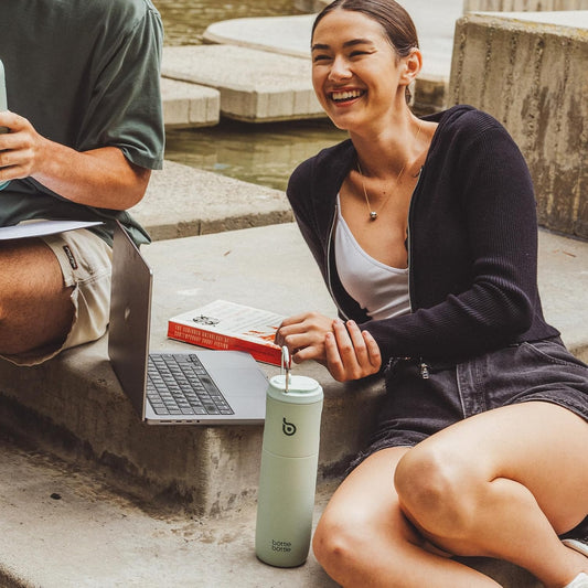 700ml Stainless Steel Water Bottle – Insulated, BPA-Free, with Straw Lid
